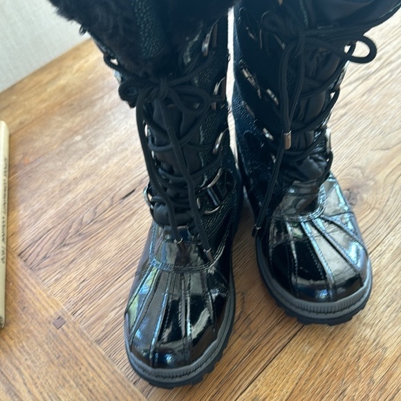 Khombu "Quechee Stingray" Black Suede Winter Boots Size 5M - Picture 10 of 10